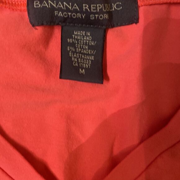 Banana Republic Coral Size Medium Top - Picture 2 of 4